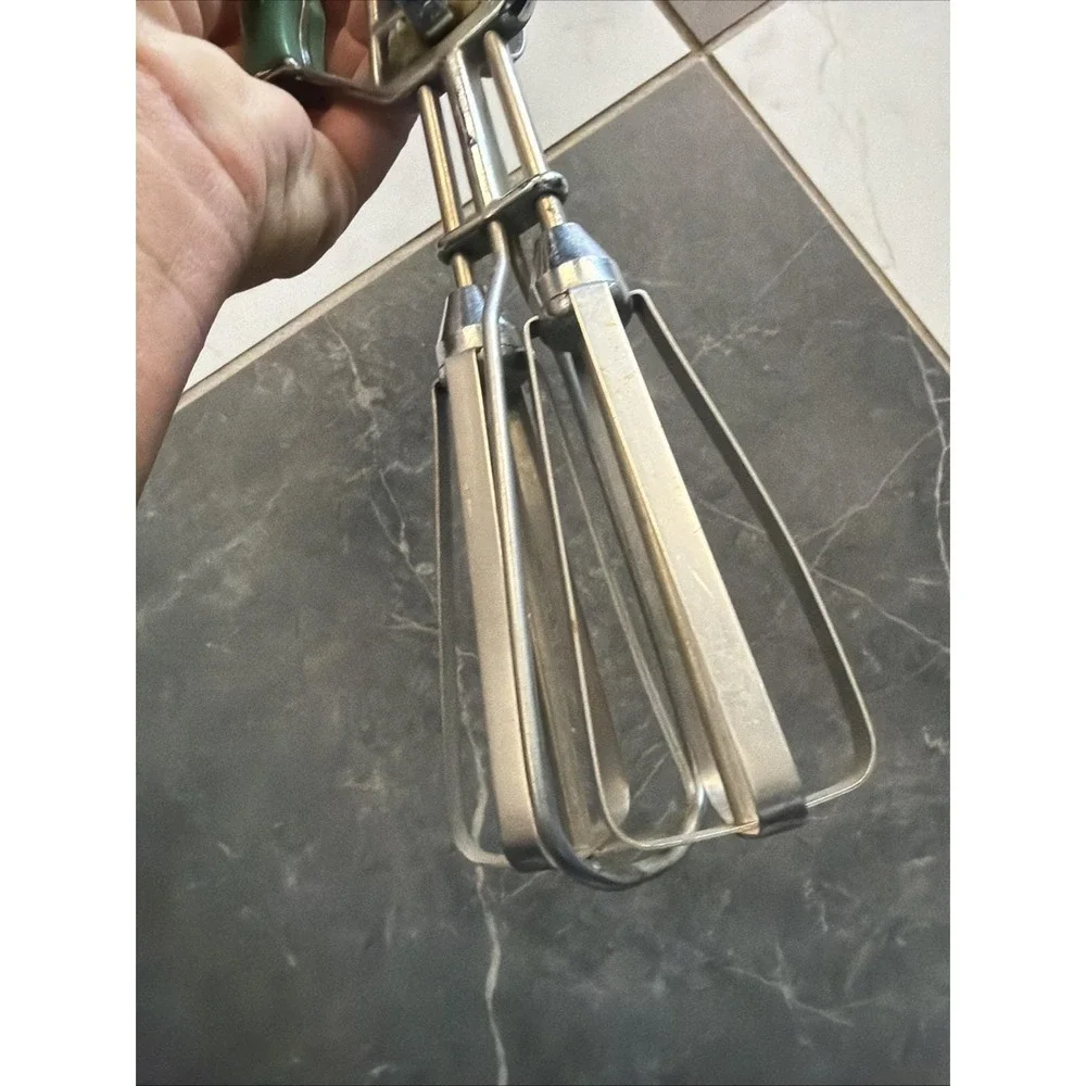 VTG Maynard Hand Mixer Egg Beater Teal Seafoam Green Handle Working Retro MCM